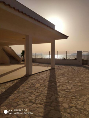casa baciata dal mare Marsala